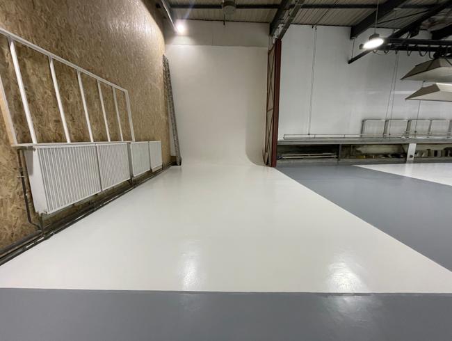 Cyclorama Studio – Cyclo B (1 Face) | High Ceiling Event Space in Bagnolet