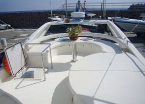 Spend a unique and special day or charter over several days with family, friends or work colleagues 