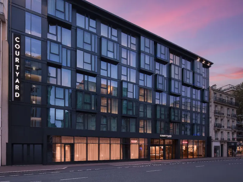 Light-Filled Hotel & Event Venue in Issy-les-Moulineaux