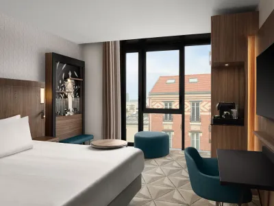 Light-Filled Hotel & Event Venue in Issy-les-Moulineaux