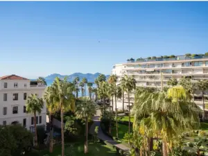 Appartement de Luxe Art Déco à Cannes avec Vue sur Mer