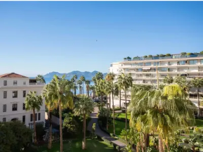 Luxury Art Deco Apartment in Cannes with Sea View