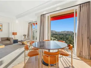 Appartement de Luxe Art Déco à Cannes avec Vue sur Mer