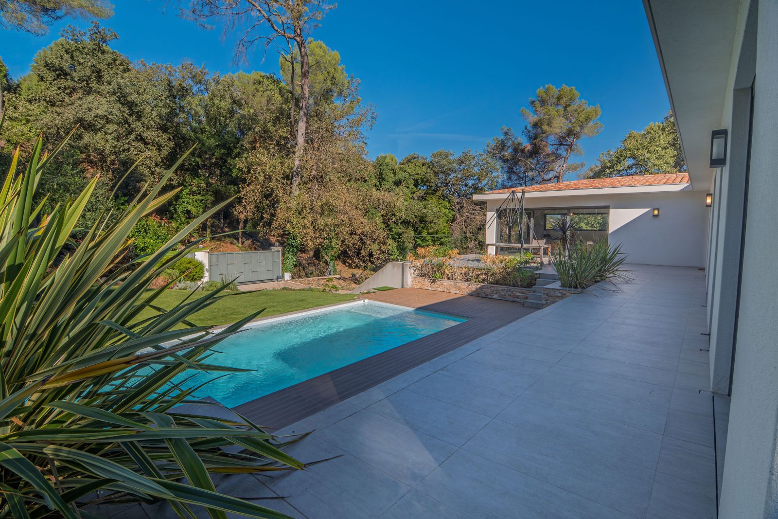 Superb Family Villa in Biot for Events | Private Pool & Garden