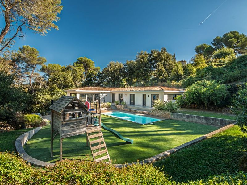 Superb Family Villa in Biot for Events | Private Pool & Garden