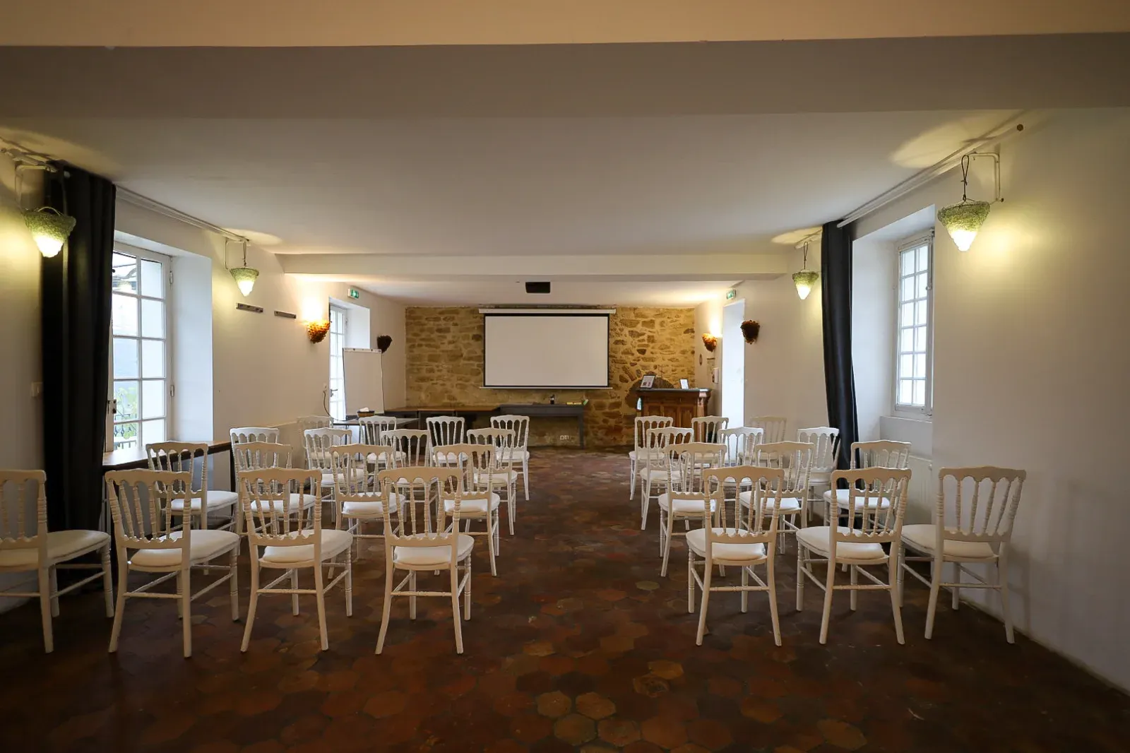 Event Space with Natural Light & Terrace in Saint-Cyr-en-Arthies