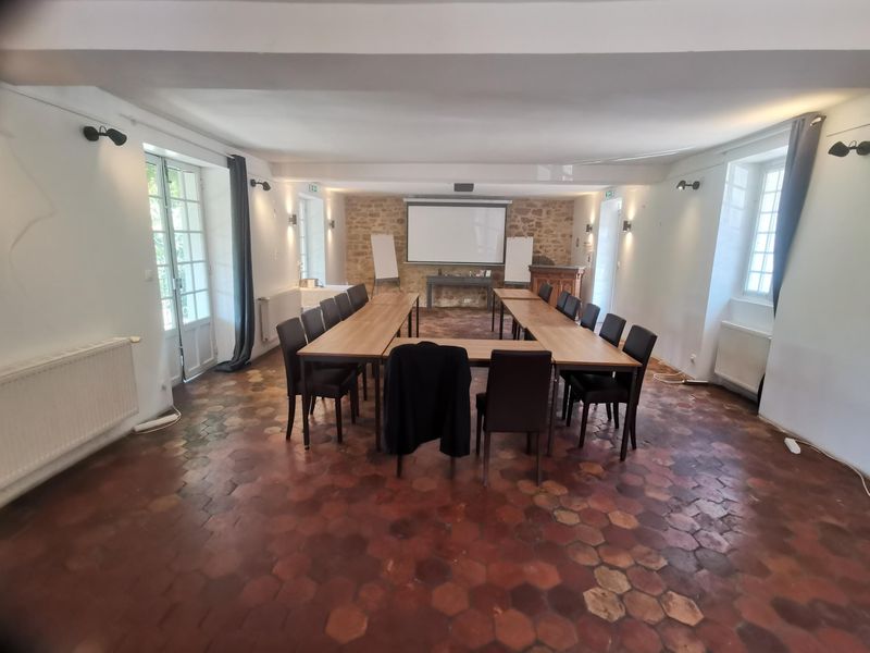 Event Space with Natural Light & Terrace in Saint-Cyr-en-Arthies