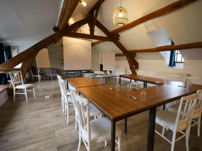 45m² Meeting Room with Park Views in Saint-Cyr-en-Arthies