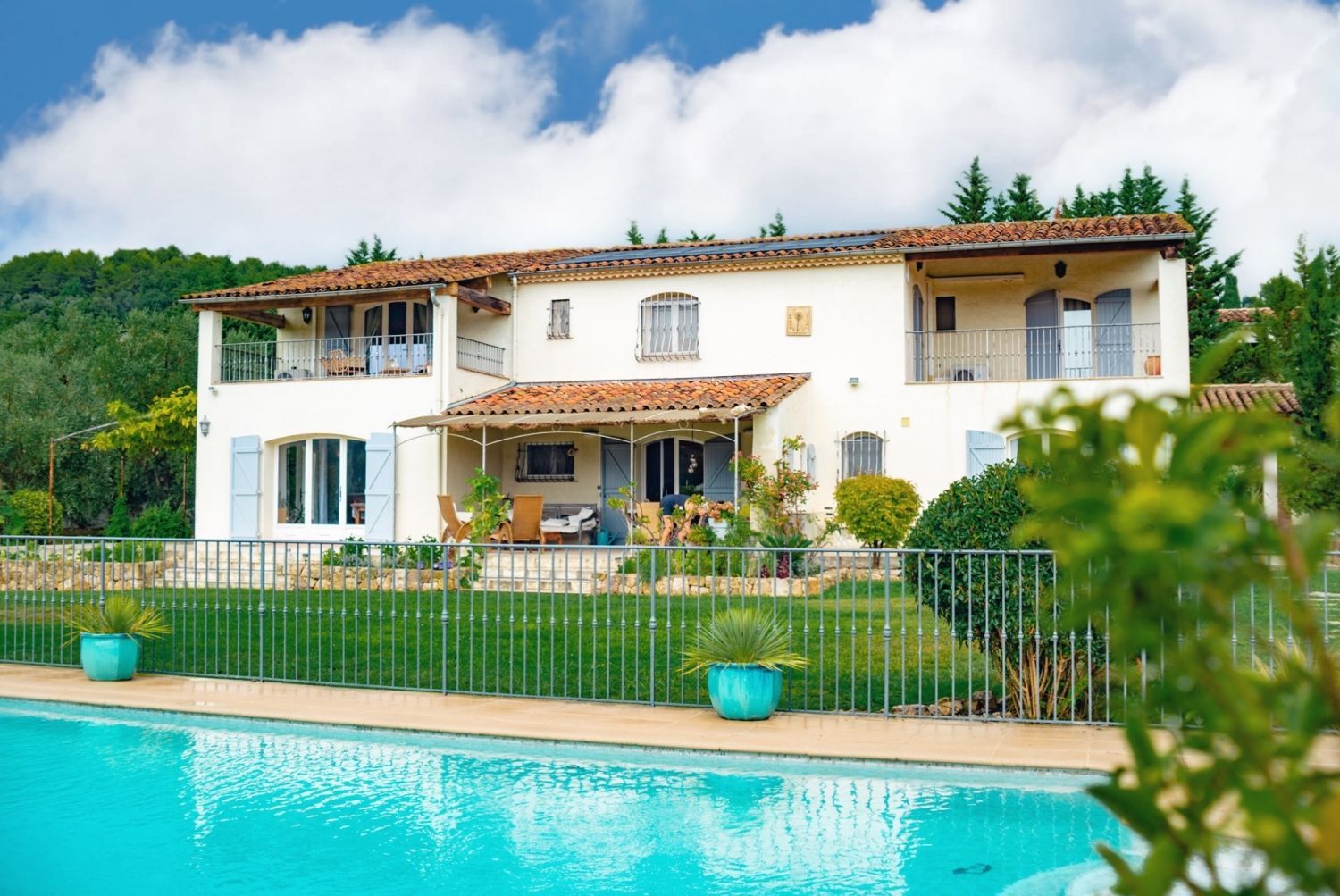 Spacious 5-bed Villa with Pool- minimum 2 nuitees