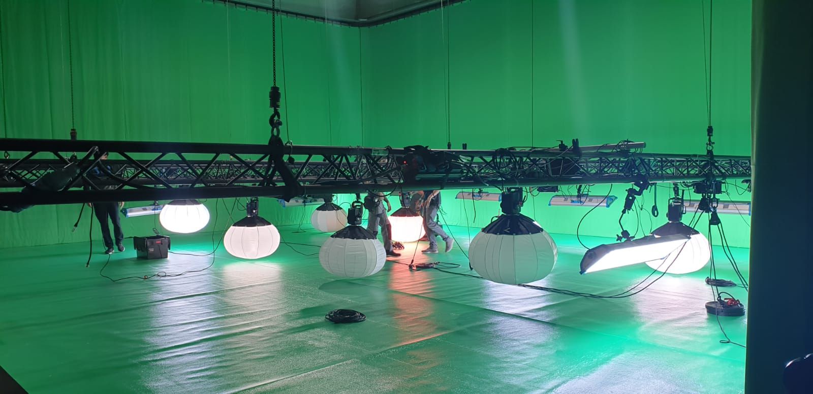 Studio Cyclorama 2 Faces pour Tournages & Événements à Bagnolet