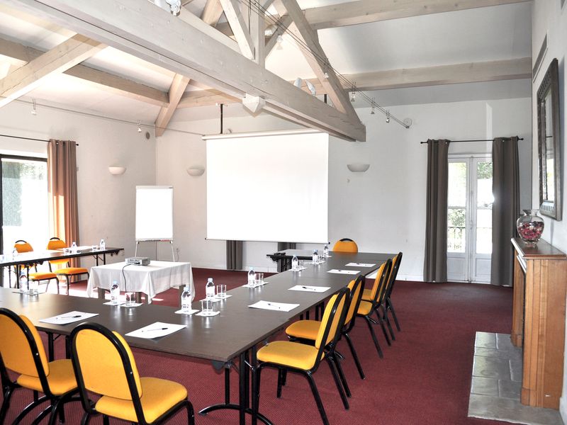 Panoramic Golf Course Venue for Events in Provence