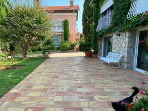 Villa de Caractère avec Piscine & Jardin pour Événements à Antibes