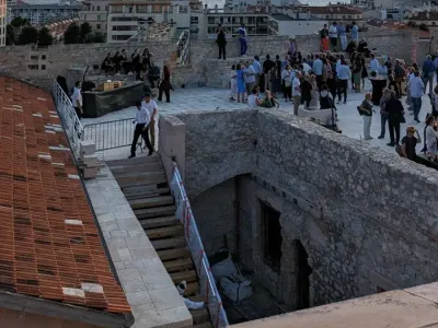 Terrasse Singhen: A Stunning Event Venue with Panoramic Sea Views in Marseille