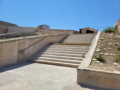 Terrasse avec Vue Panoramique sur le Vieux-Port de Marseille