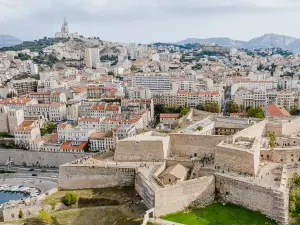 Garden Venue with Stunning Old Port Views in Marseille
