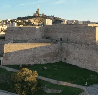 Garden Venue with Stunning Old Port Views in Marseille