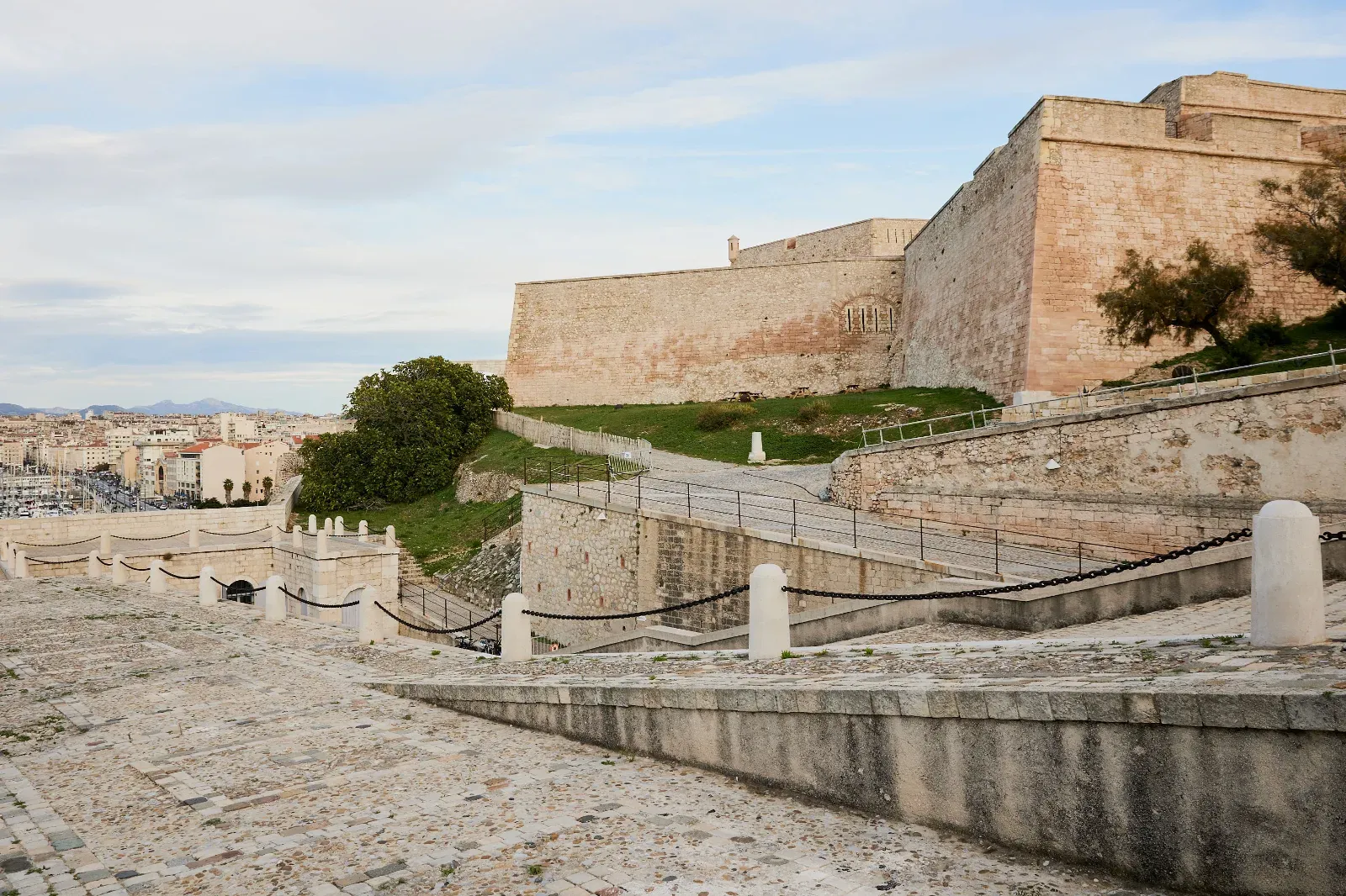 Garden Venue with Stunning Old Port Views in Marseille