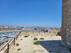 Lieux d'événements Chic avec Jardins et Vues sur le Vieux-Port à Marseille