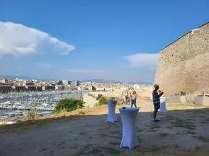 Lieux d'événements Chic avec Jardins et Vues sur le Vieux-Port à Marseille