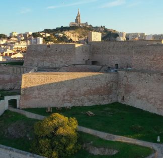 Flower-Filled Gardens with Old Port Views for Events in Marseille
