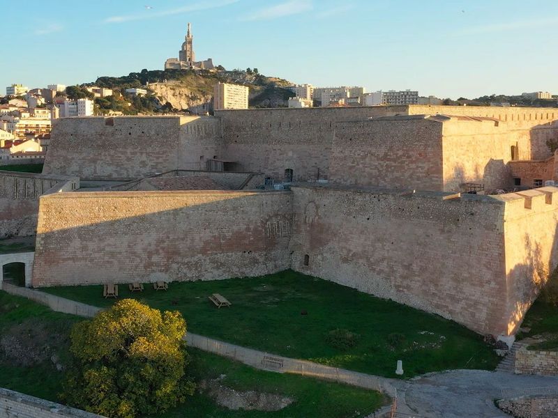 Flower-Filled Gardens with Old Port Views for Events in Marseille