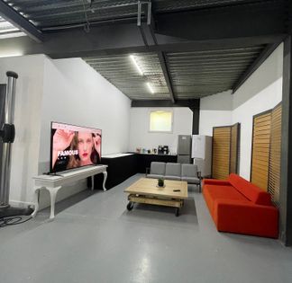 Studio & Event Space in Bagnolet | 150 sqm Flexible Venue