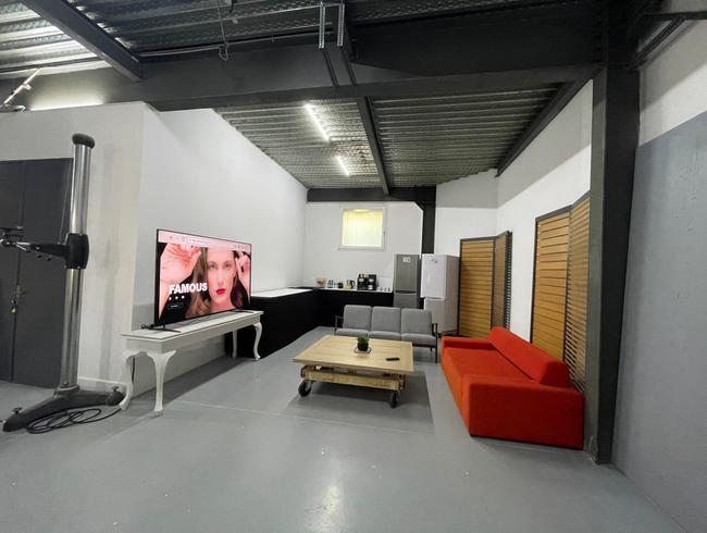 Studio & Event Space in Bagnolet | 150 sqm Flexible Venue