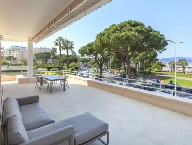 Luxury Cannes Apartment with Sea View & Garden for Events