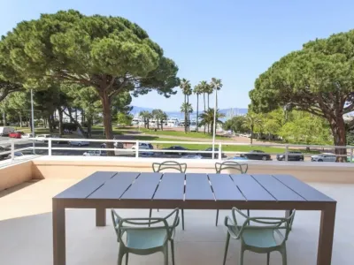 Luxury Cannes Apartment with Sea View & Garden for Events