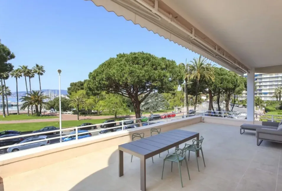 Luxury Cannes Apartment with Sea View & Garden for Events