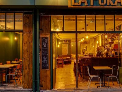 Bar d'inspiration Zen à Paris : Charme Brut et Élégance Japonaise