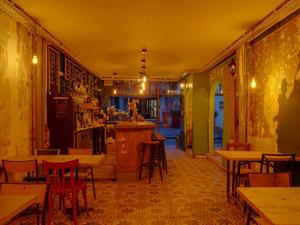 A Zen-Inspired Bar in Paris: Raw Charm & Japanese Elegance