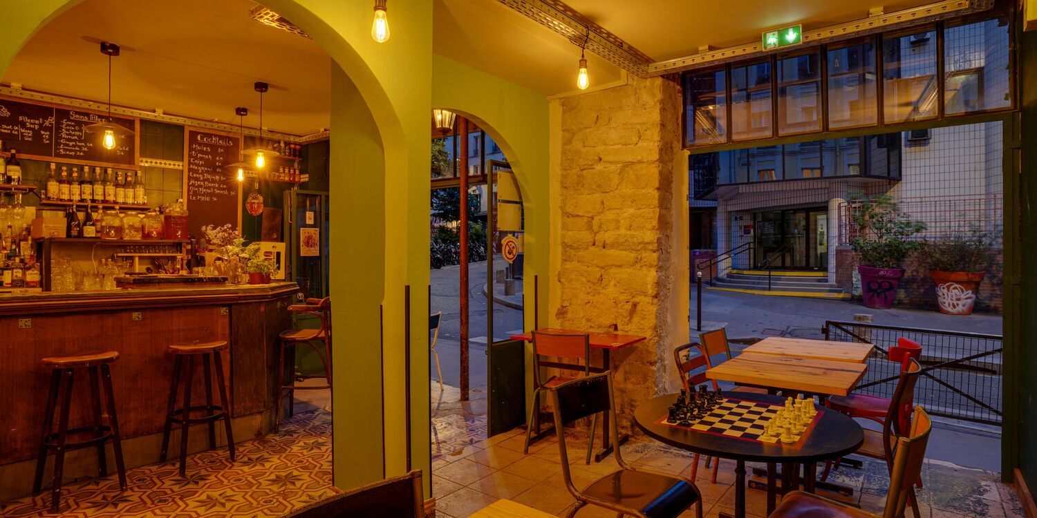 A Zen-Inspired Bar in Paris: Raw Charm & Japanese Elegance
