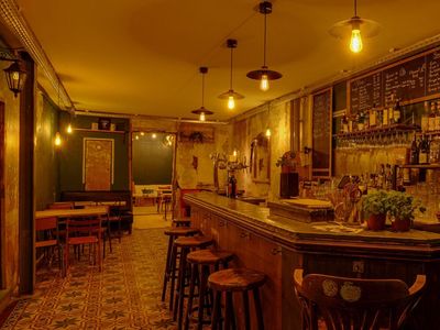 A Zen-Inspired Bar in Paris: Raw Charm & Japanese Elegance