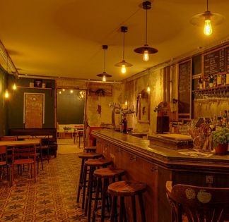 Bar d'inspiration Zen à Paris : Charme Brut et Élégance Japonaise