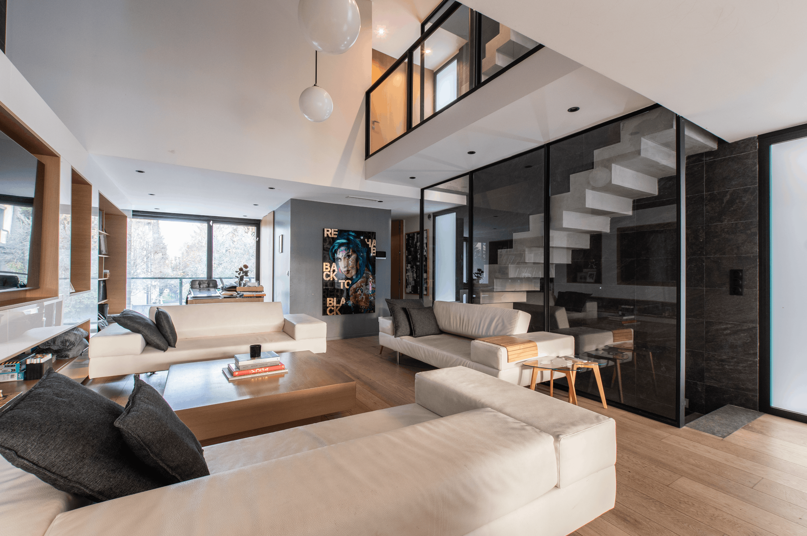 Contemporary Architect-Designed Villa with Heated Pool Near Marne