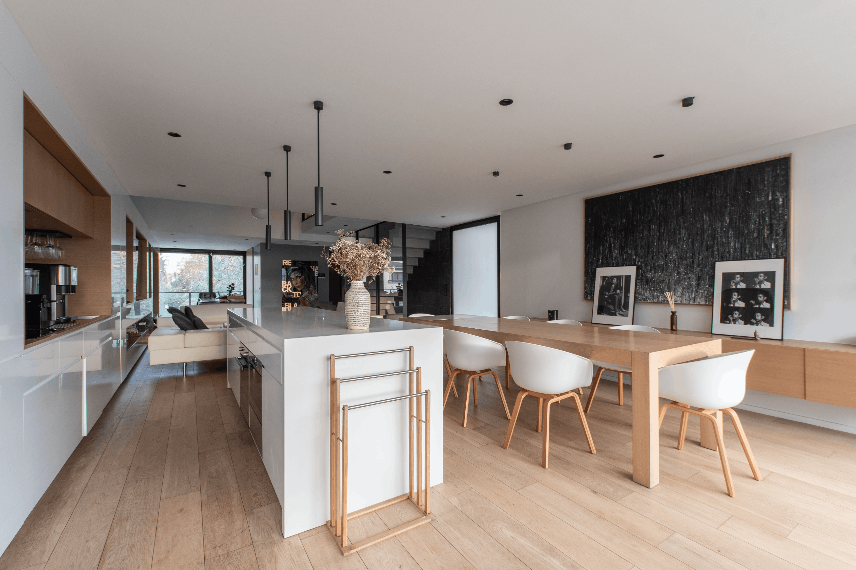 Contemporary Architect-Designed Villa with Heated Pool Near Marne