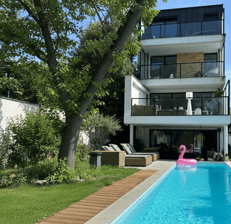 Contemporary Architect-Designed Villa with Heated Pool Near Marne