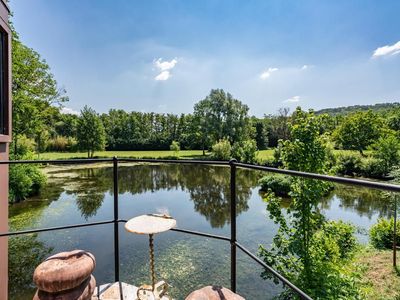 Villa on Stilts: An Immersive Nature Venue 30 Minutes from Paris