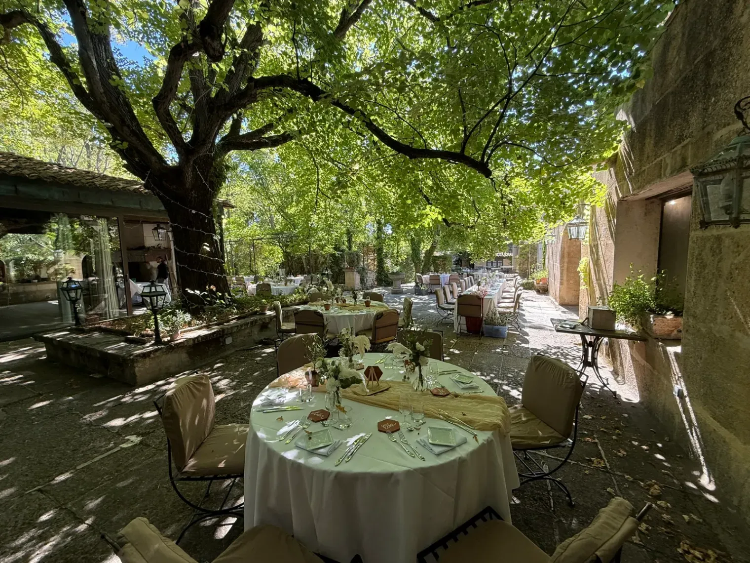 Elegant Outdoor Terrace for Corporate Events Near Aix-en-Provence