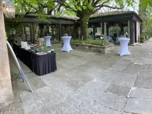 Elegant Outdoor Terrace for Corporate Events Near Aix-en-Provence