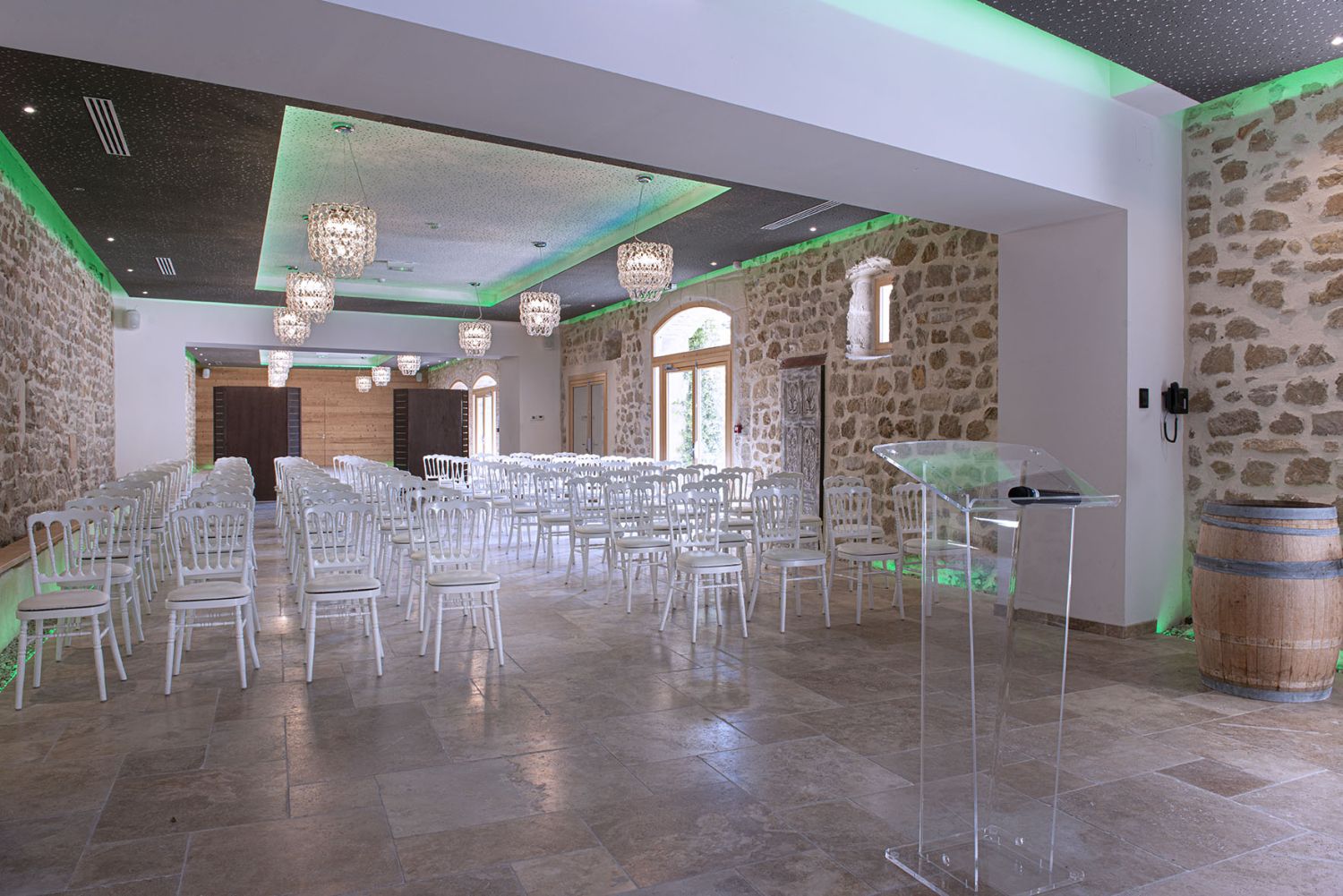 Salle de Théâtre, U, Classe pour Événements jusqu'à 180 Personnes à Uchaux