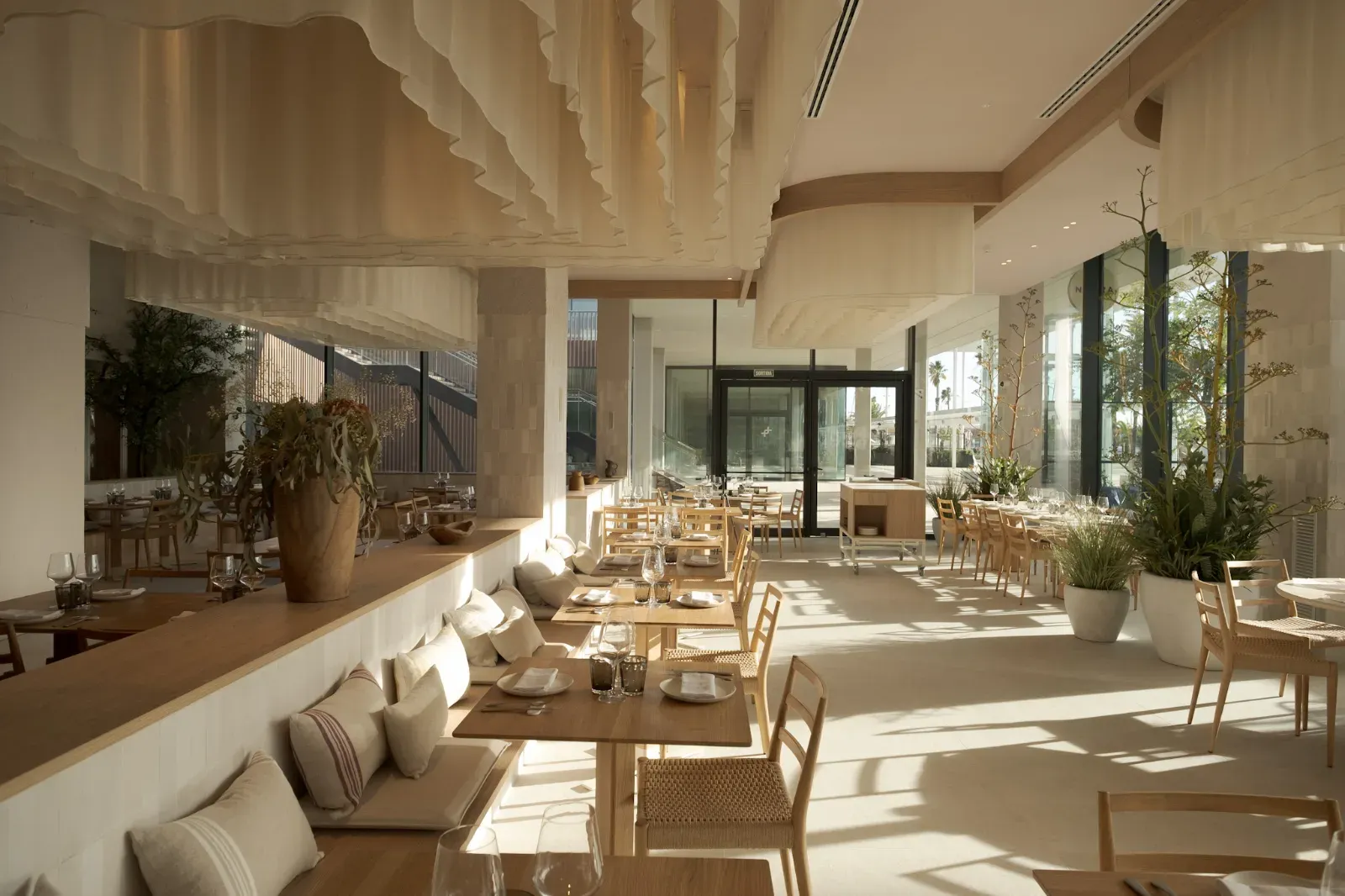 Contemporary Restaurant at Port Olímpic Barcelona