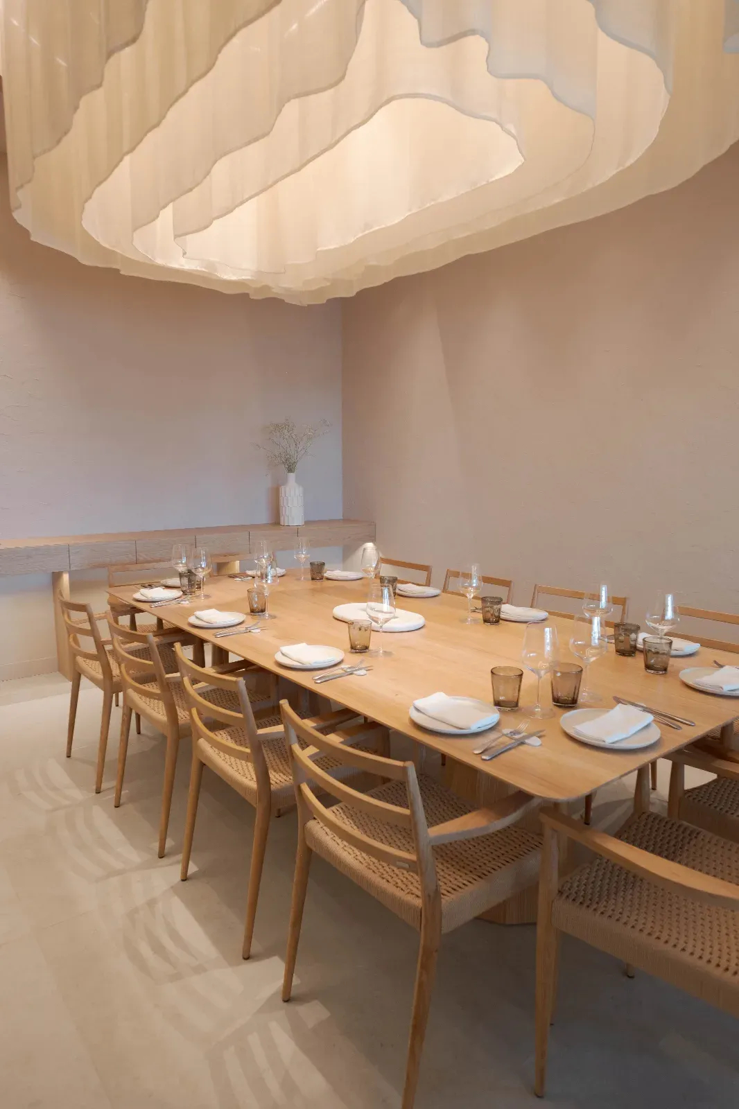 Private Lounge for Exclusive Meetings & Events in Barcelona | Up to 12 Guests