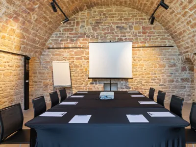 Versatile Event Space with Natural Light in Lyon