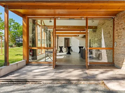 Versatile Event Space with Natural Light in Lyon