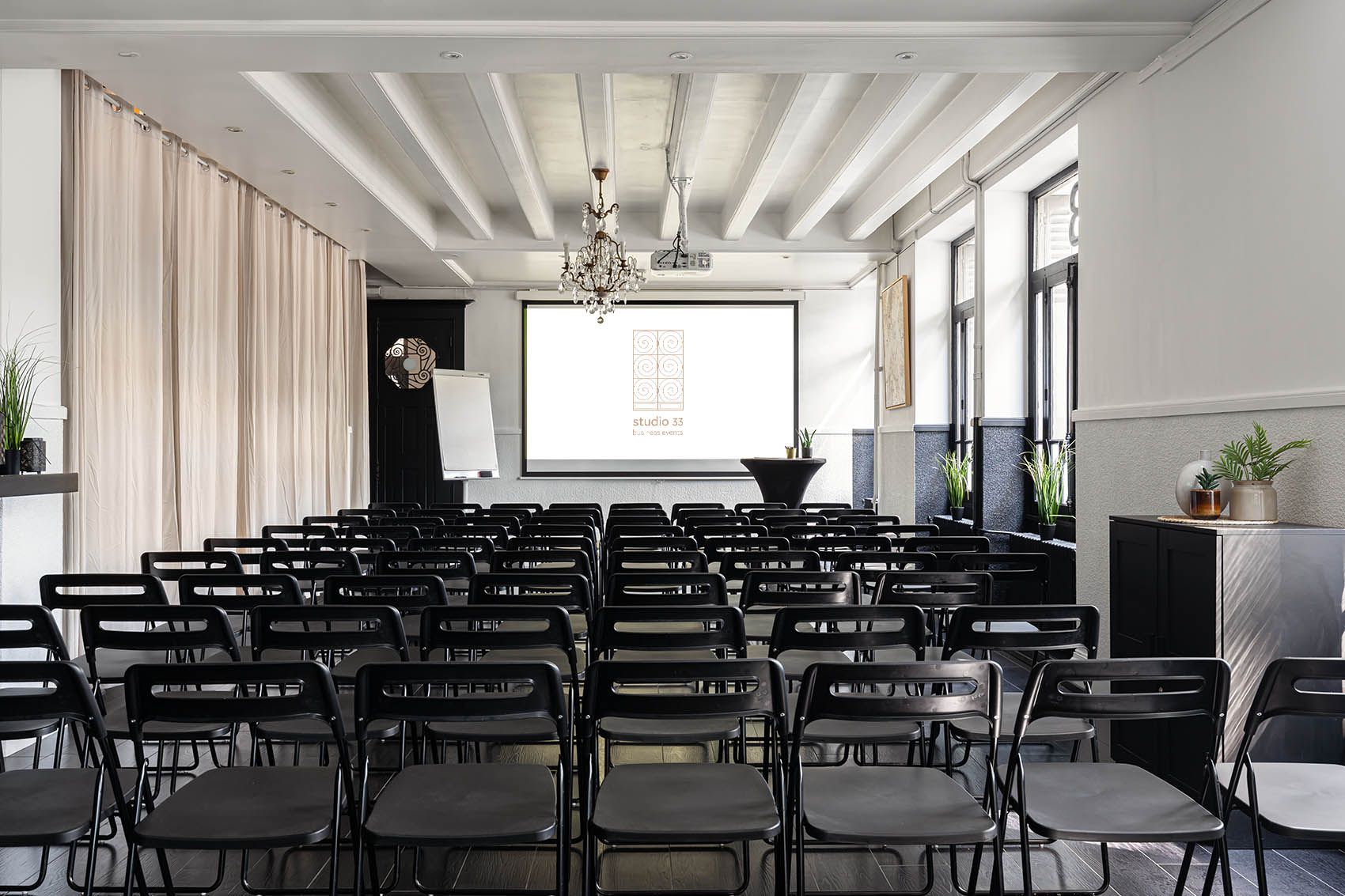 Bright Private Venue for Workshops & Meetings in Lyon