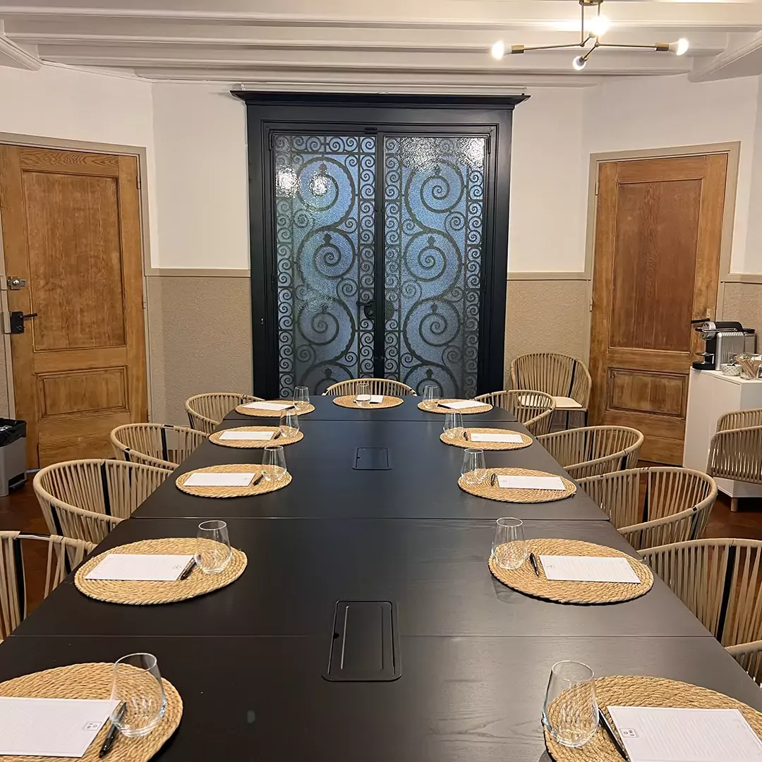 Hidden Library Venue for Executive Dinners & Strategic Meetings