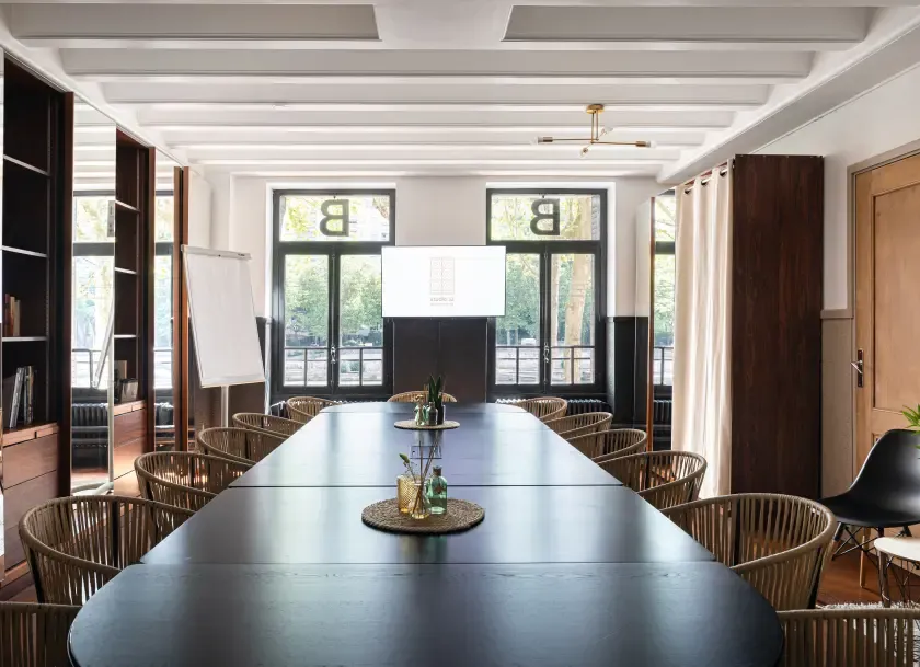 Hidden Library Venue for Executive Dinners & Strategic Meetings