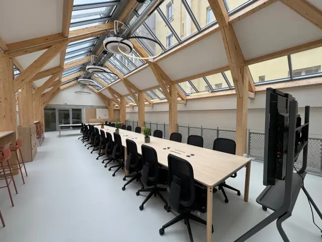 Un Espace Inspirant Baigné de Lumière pour vos Événements à Montrouge
